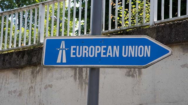 Driving in the EU after Brexit European Union sign